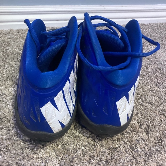 Football cleats - Picture 3 of 4